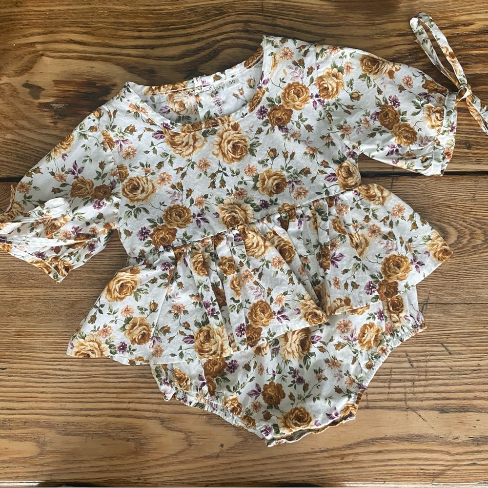 Floral Tie Sleeve Romper